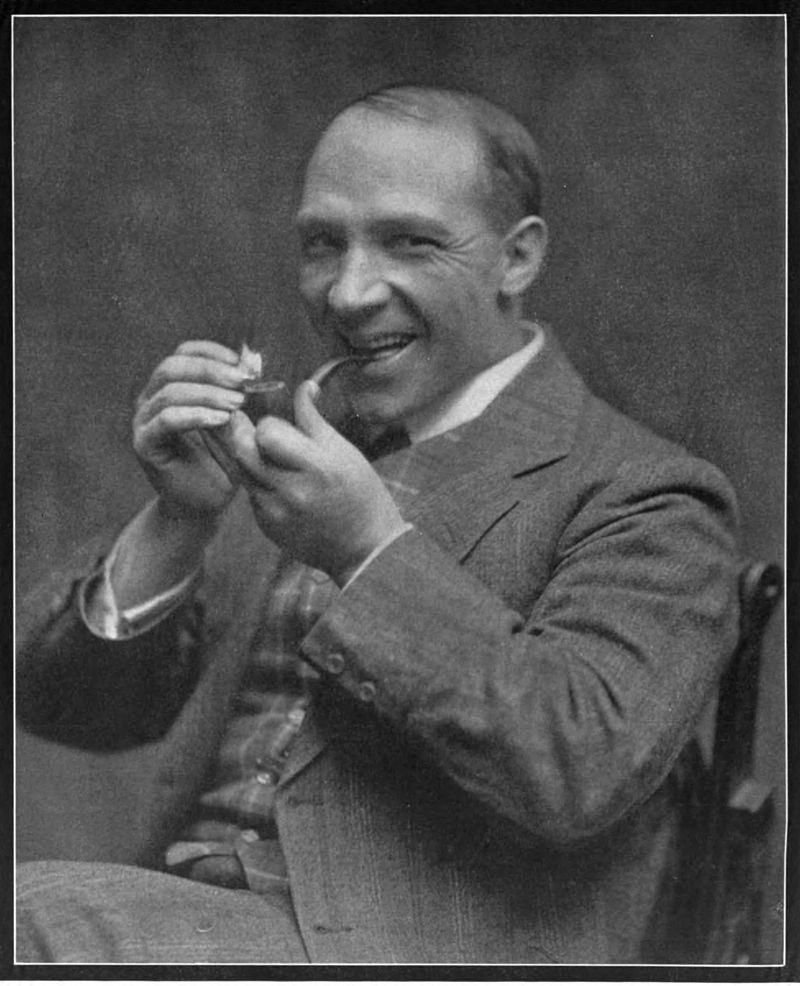 Birth of the entertainer Sir Harry Lauder.