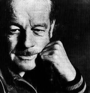 Alistair Maclean, Scottish novelist, dies